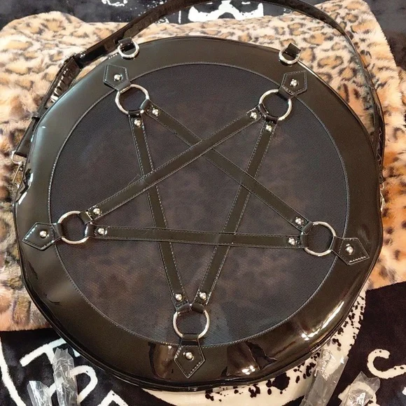 KILLSTAR LARGE PENTAGRAM ROUND MESH WEEKENDER,TRAVEL BAG,BEACH BAG NWOT - Picture 6 of 12